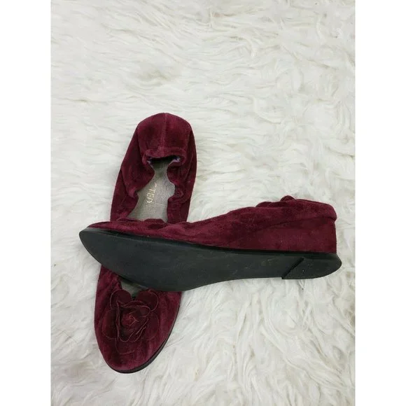 Restricted Delilah Size 9.5 Suede Wedge Pump With Flower Burgendy - Picture 2 of 3